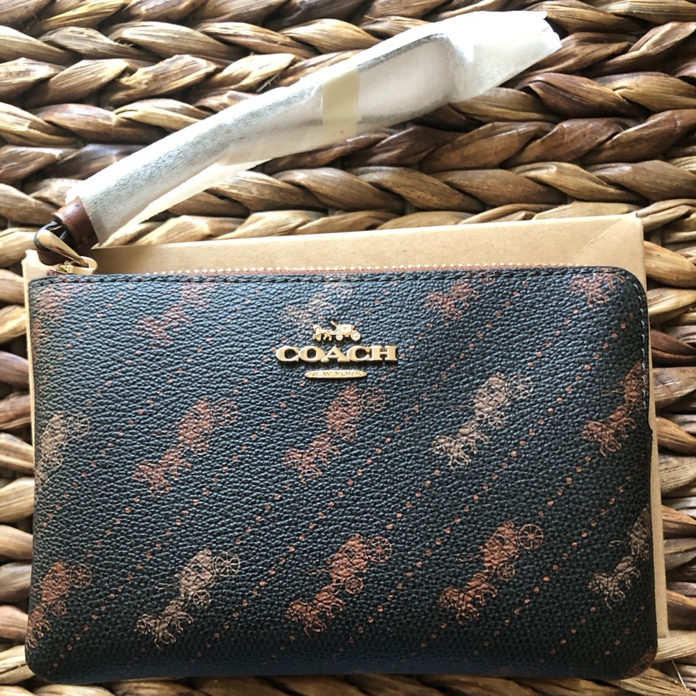 Coach wristlet wallet